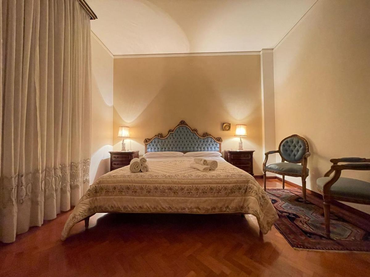 Royal Suite - Near Station & City Center 摩德纳 外观 照片