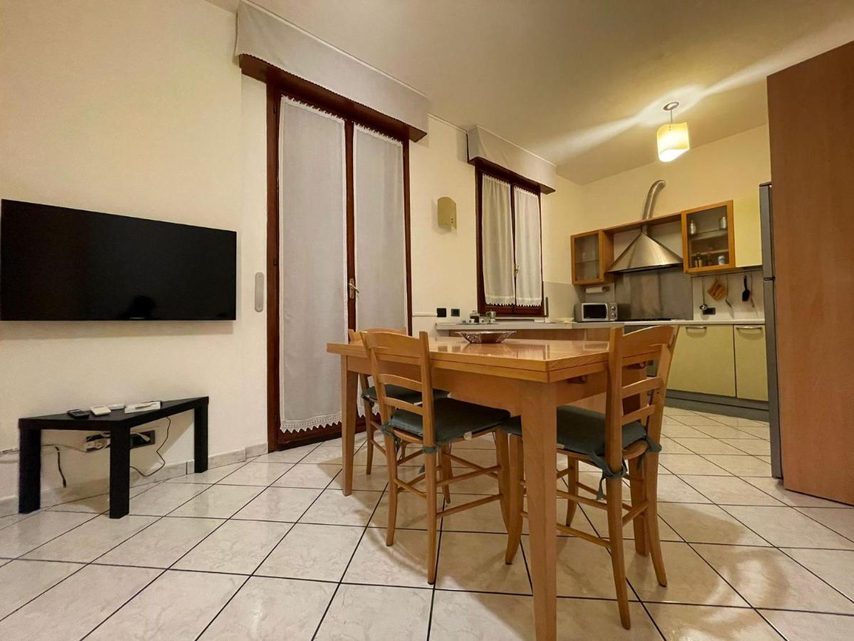 Royal Suite - Near Station & City Center 摩德纳 外观 照片